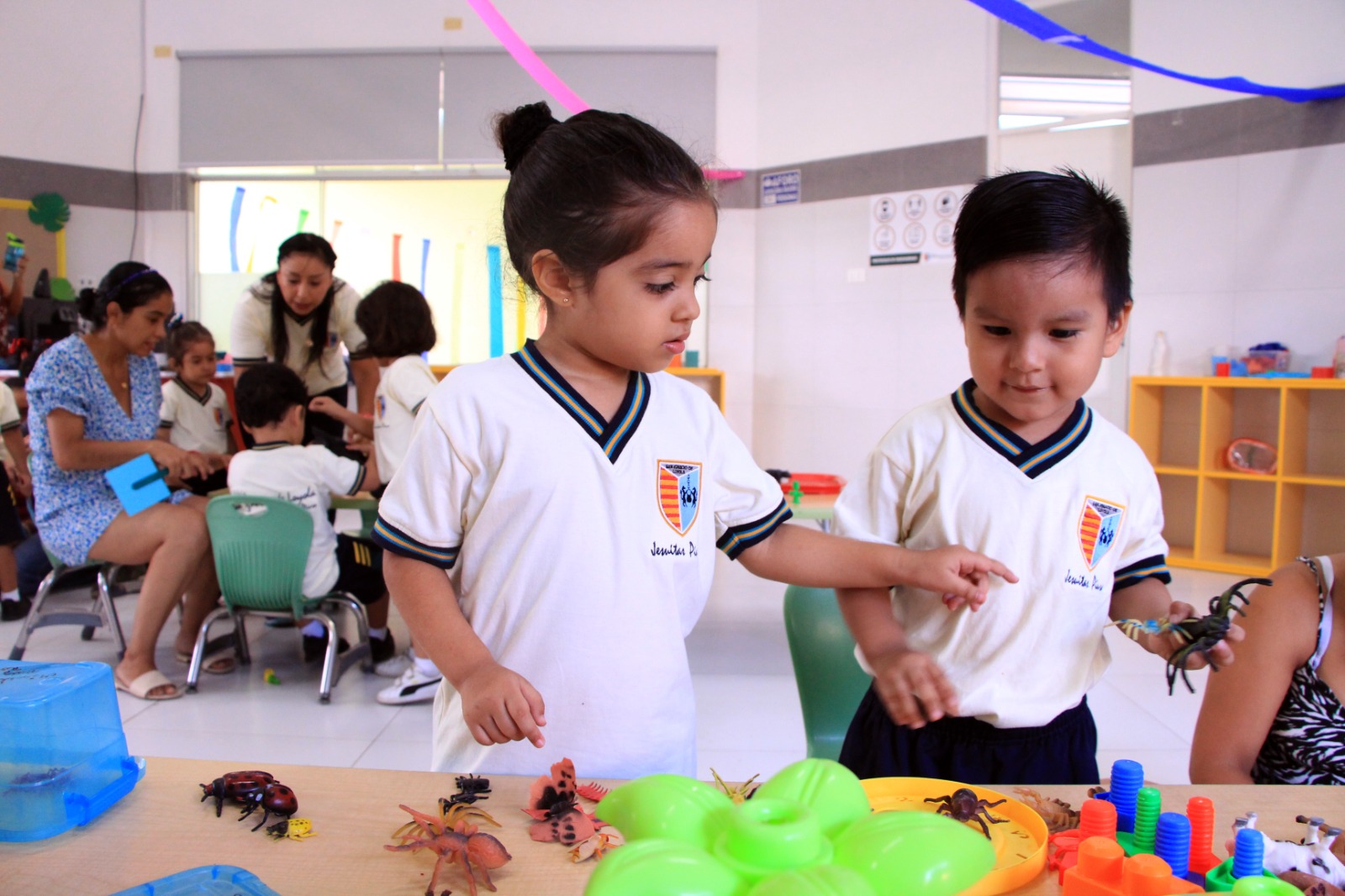 Colegio San Ignacio De Loyola Recibe A Ni As Por Primera Vez En Su