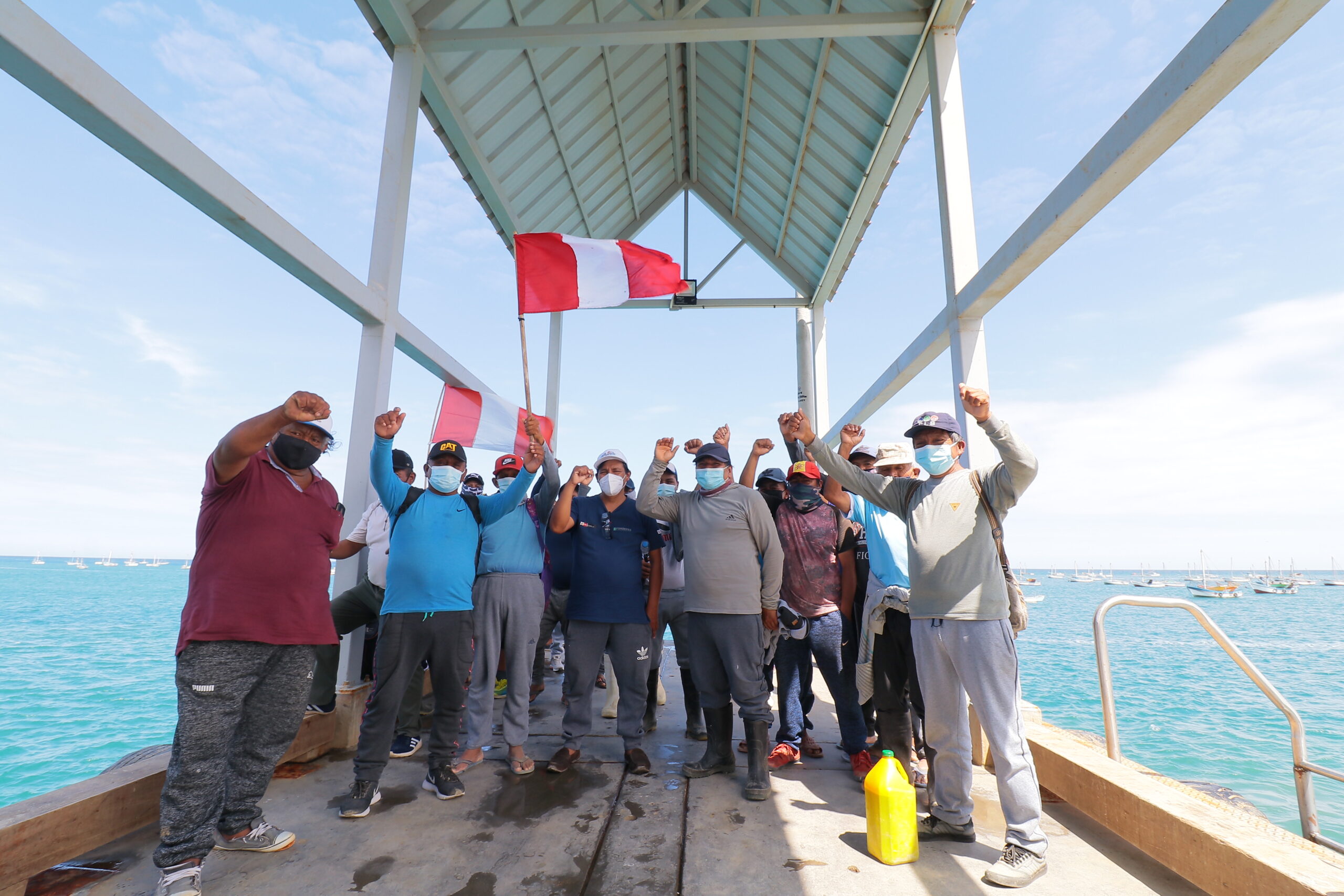 En Defensa Del Mar De Grau: Pescadores De Cabo Blanco Denuncian ...